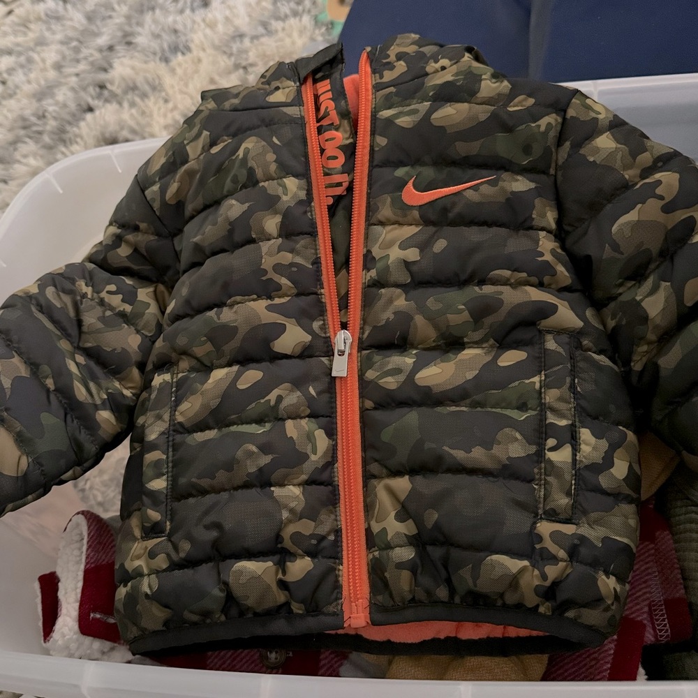 Nike puffer jacket
